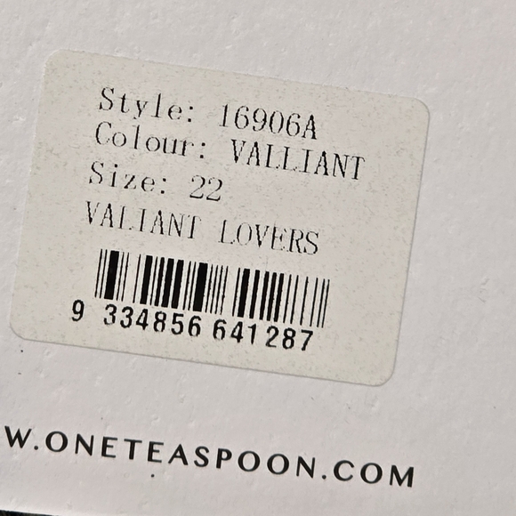 One Teaspoon Women's Blue Denim Shorts Size US 0 NWT - Picture 6 of 8